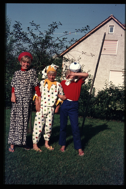 10.Regensburg jul 1971 Brigitte,Marion,Peter.JPG